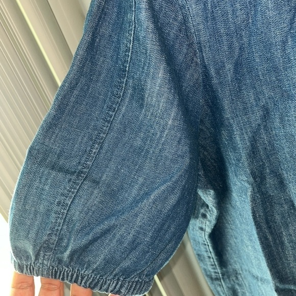 Free Assembly Women's keyhole Neck Denim Top with Puff Sleeves, Sizes XL NWOT - Picture 3 of 8